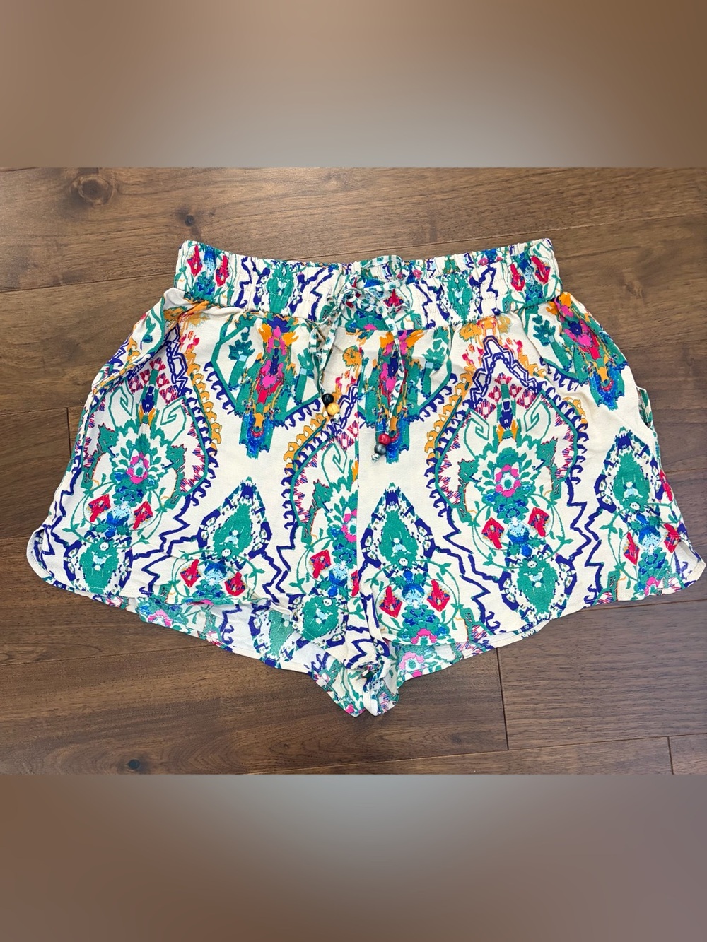 Woven Floral Print Women’s Shorts - White/Green